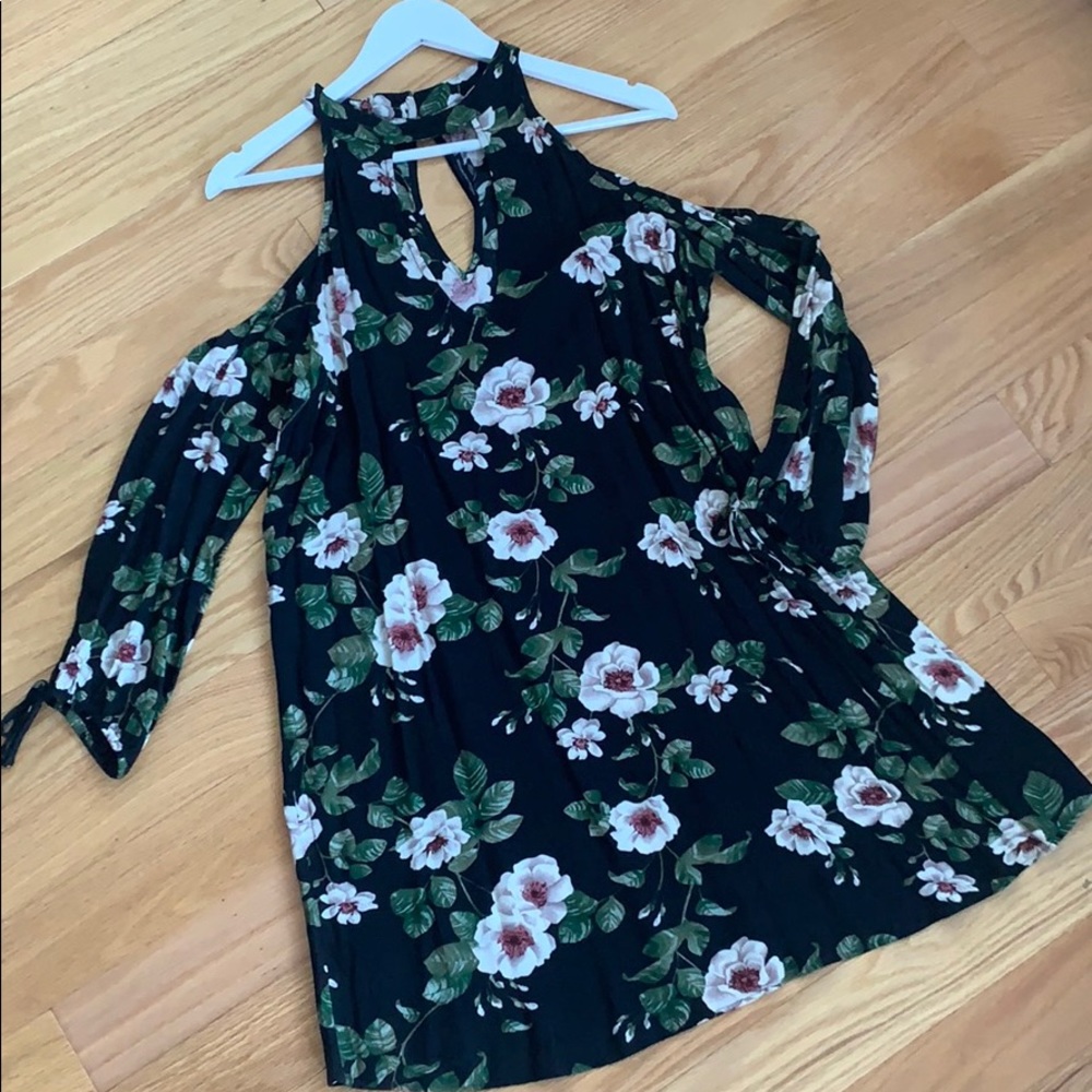 NWOT American Eagle cold shoulder dress